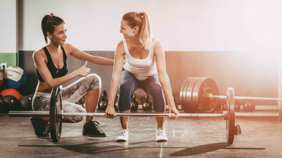 lady lifting weights